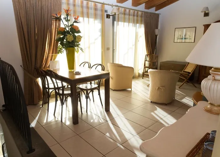 Le Dimore Al Vecchio TeatroBed and Breakfast